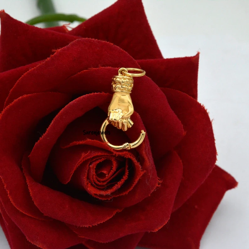 925 Silver Figa Hand Charm Holder Pendant – Hand Holding Ring Connector for Charms