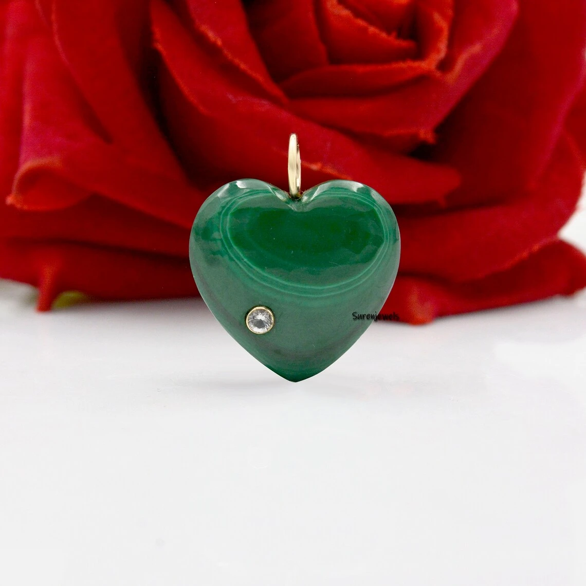14K Gold Malachite Heart Pendant – Elegant Gemstone Heart Charm