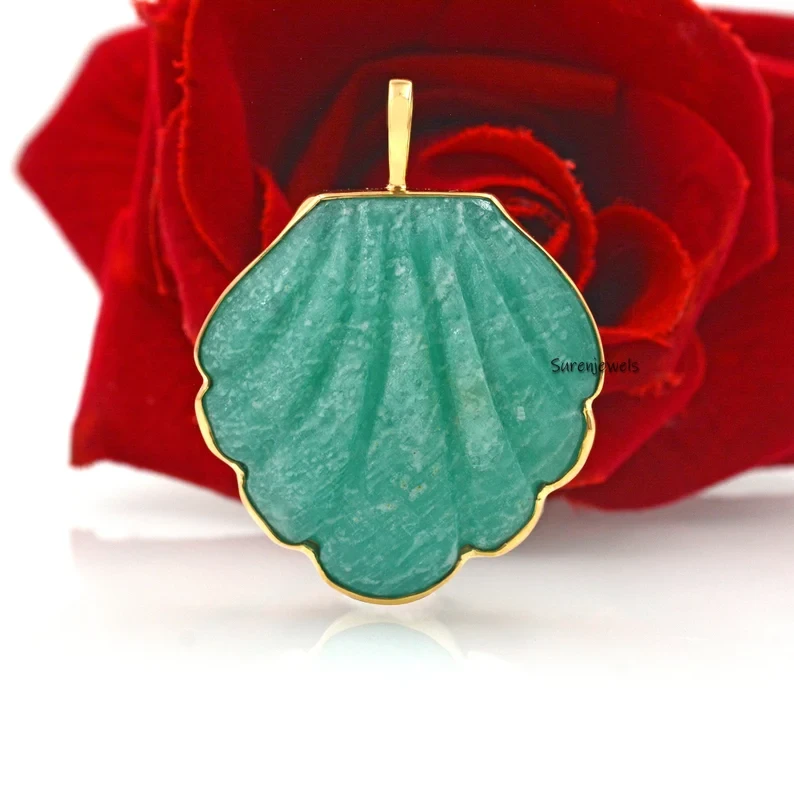 14K Gold Gemstone Scallop Shell Pendant – Handmade, Hand-Carved Beach Sea Shell Pendant